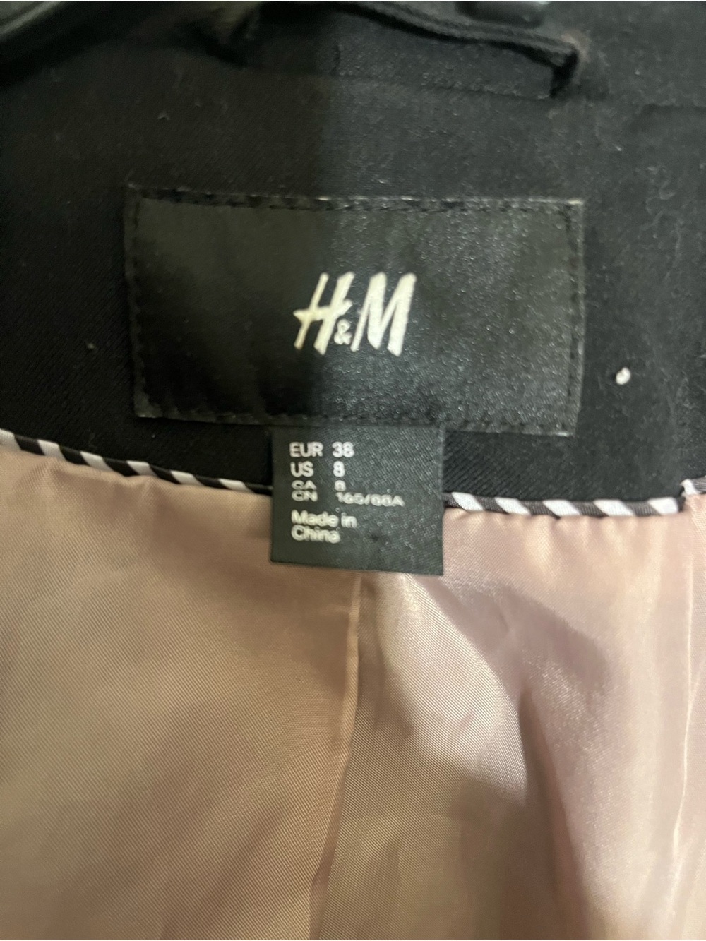 H&M Black Blazer with Light Dusty Pink Lining - Picture 4 of 4